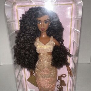 Naturalistas‎ Dayna Fashion Doll